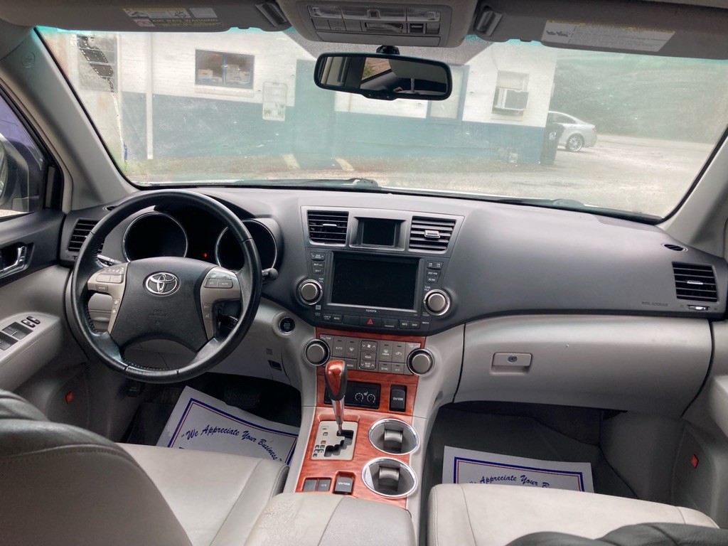 2010 Toyota Highlander Image 24