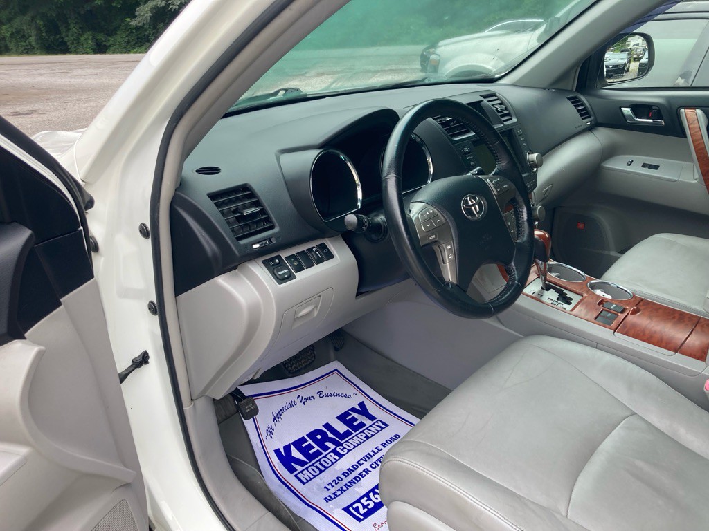 2010 Toyota Highlander Image 30