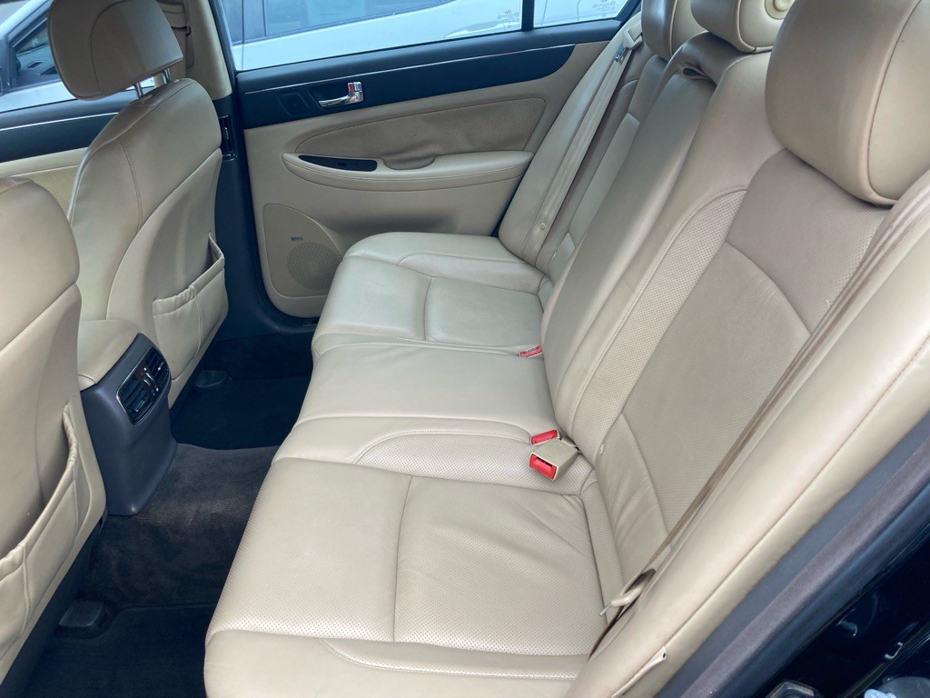 2009 Hyundai Genesis Image 21