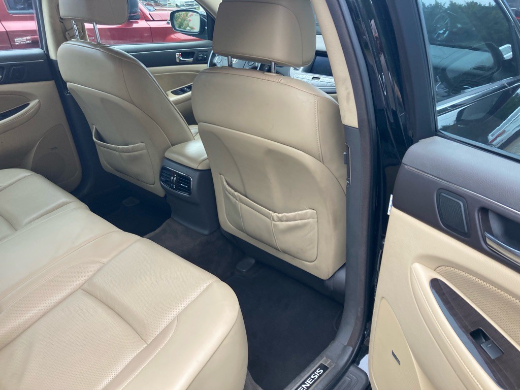 2009 Hyundai Genesis Image 23