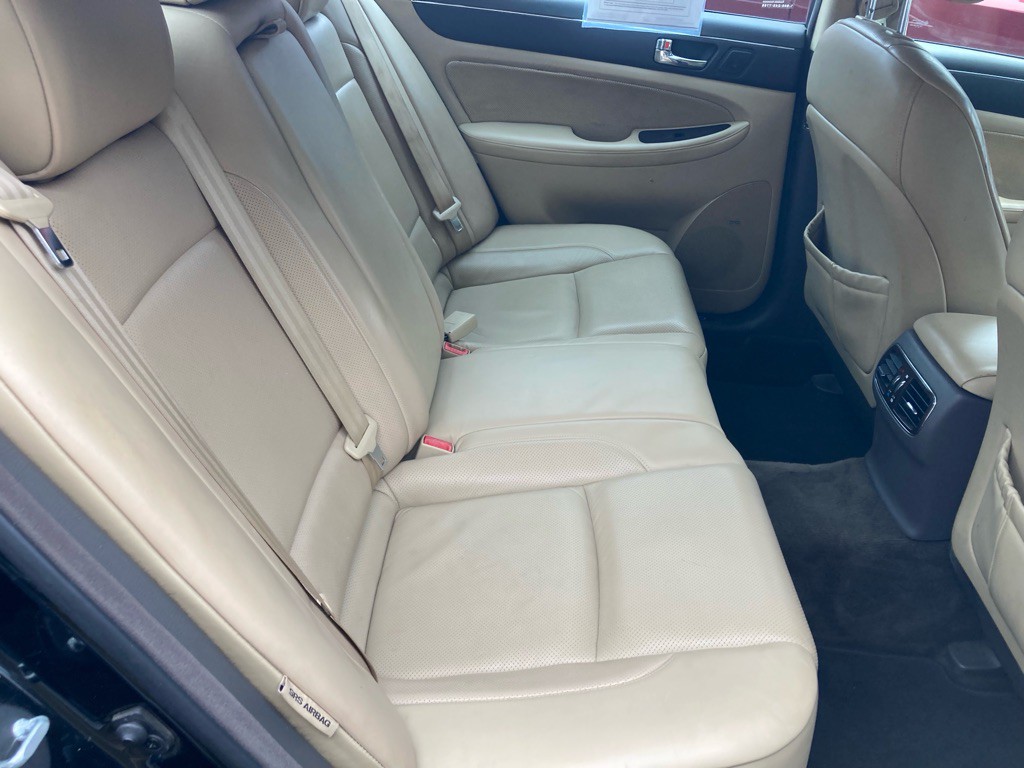 2009 Hyundai Genesis Image 24