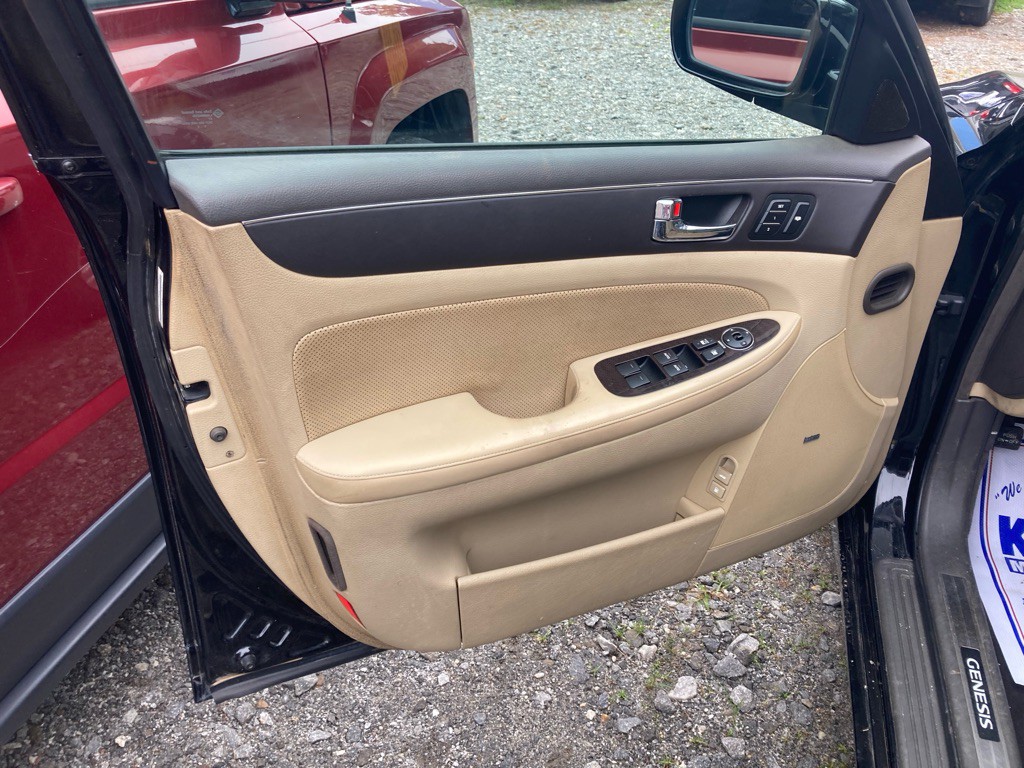 2009 Hyundai Genesis Image 28