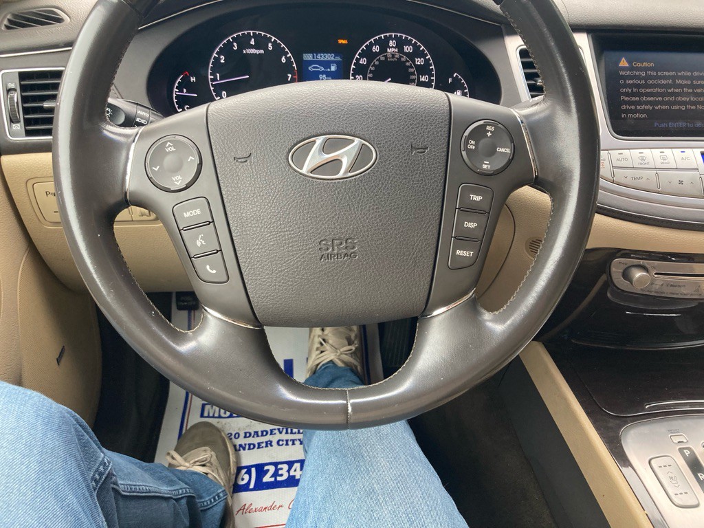 2009 Hyundai Genesis Image 32