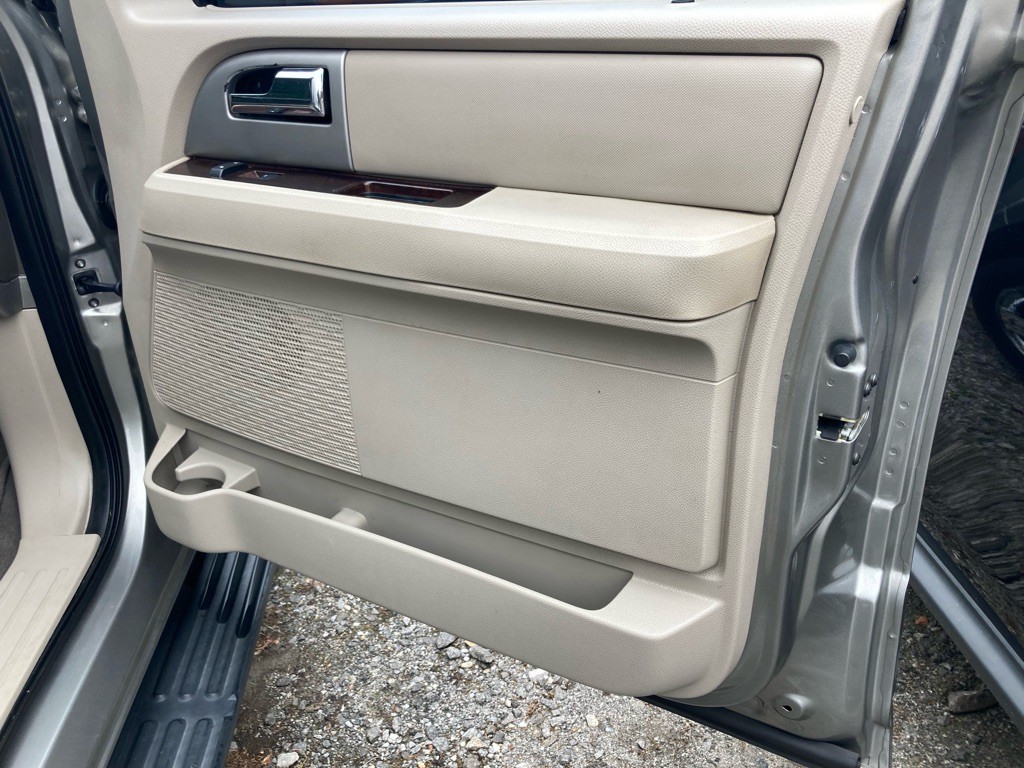 2008 Ford Expedition Image 25