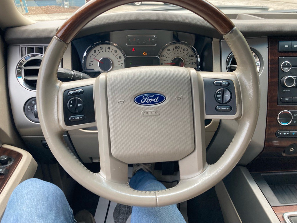 2008 Ford Expedition Image 32