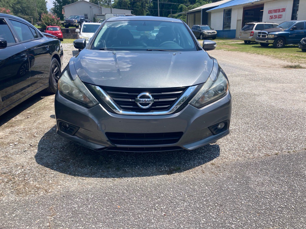 2017 Nissan Altima Image 2