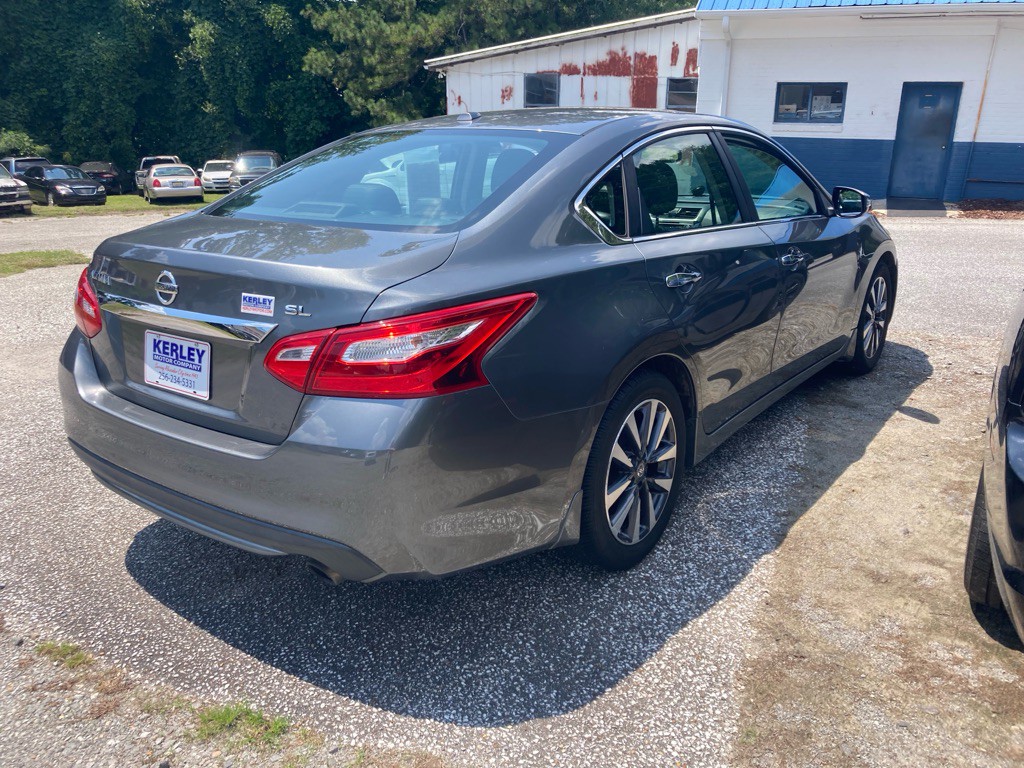 2017 Nissan Altima Image 4