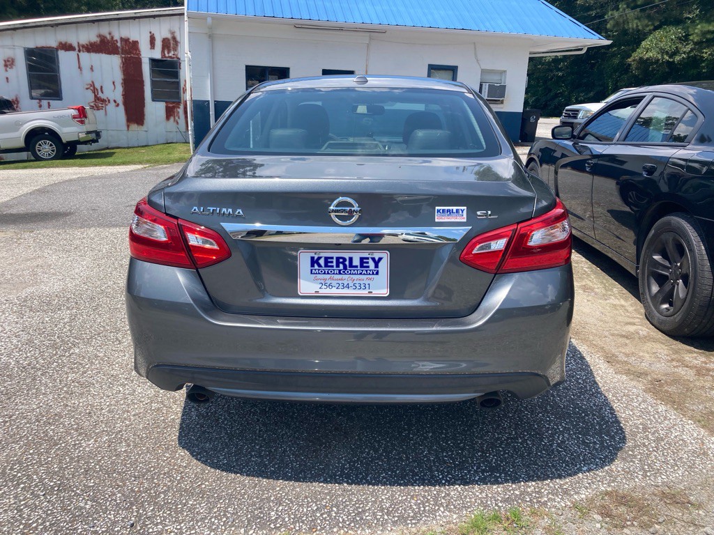 2017 Nissan Altima Image 5