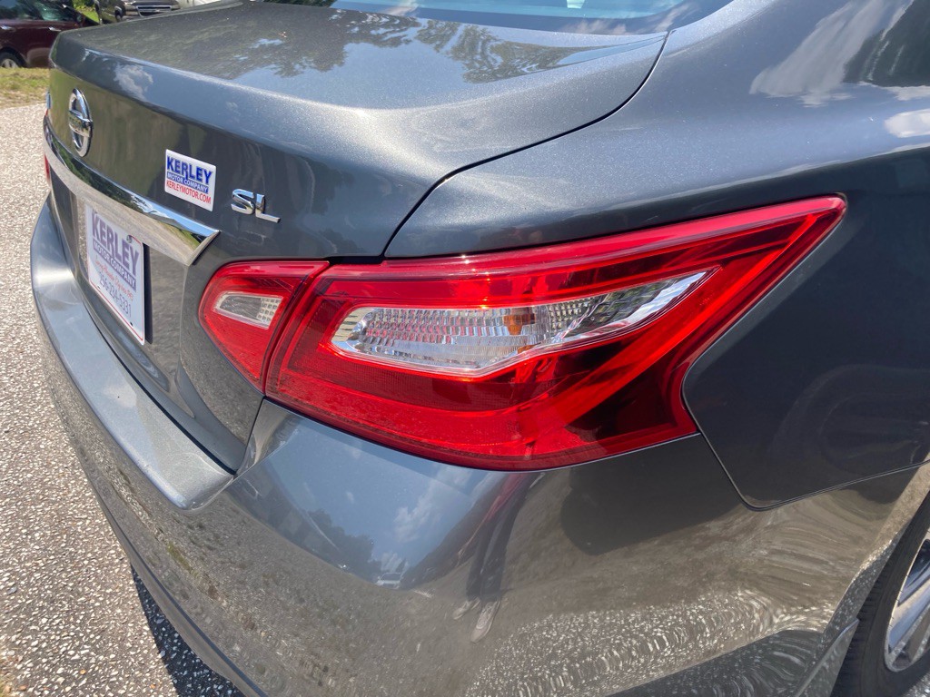 2017 Nissan Altima Image 14