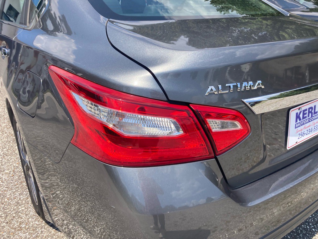 2017 Nissan Altima Image 15