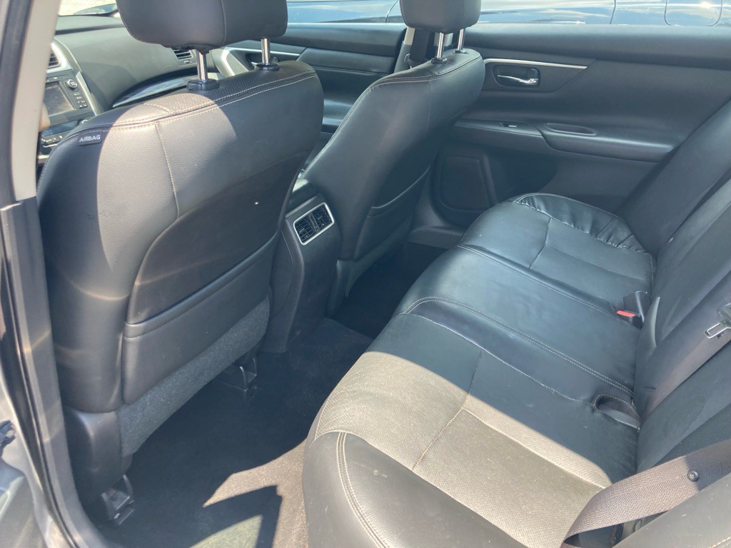 2017 Nissan Altima Image 18