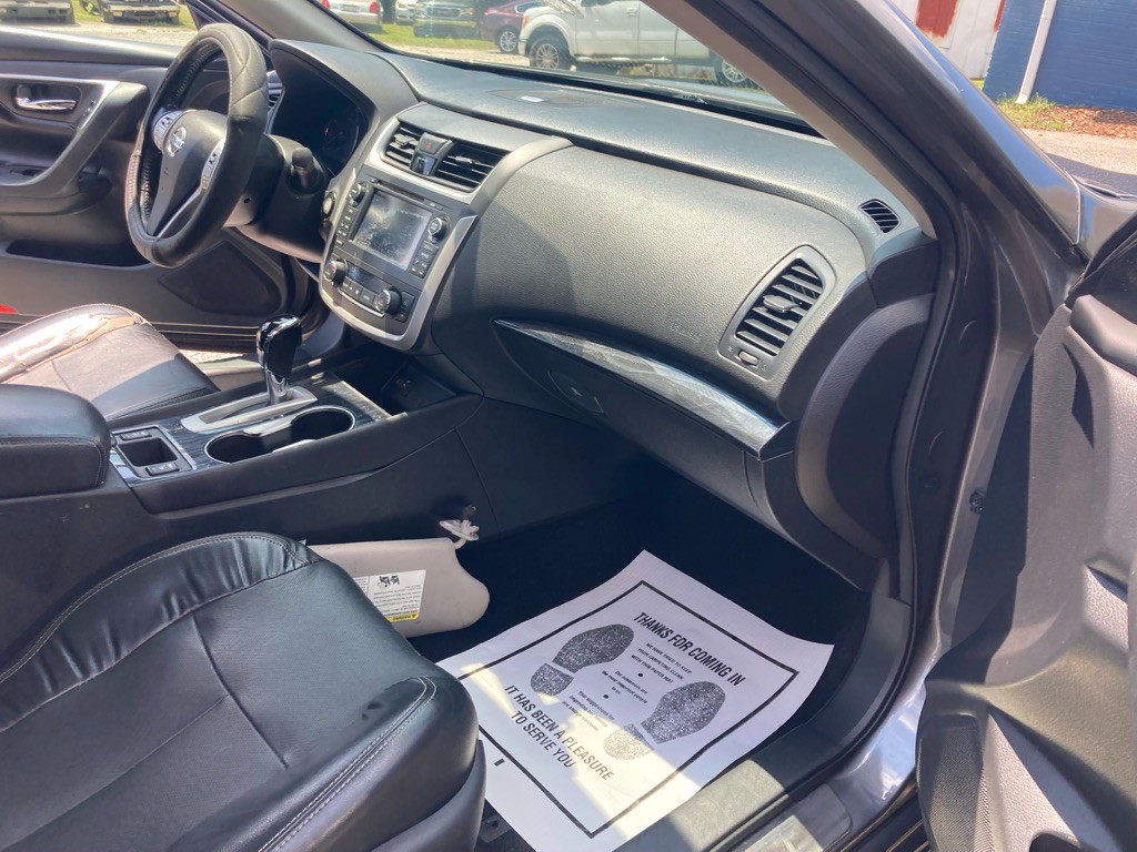 2017 Nissan Altima Image 24