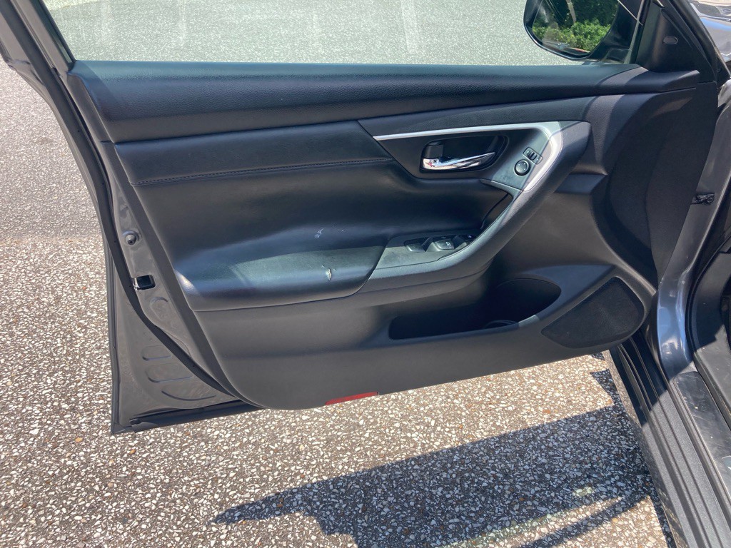 2017 Nissan Altima Image 26