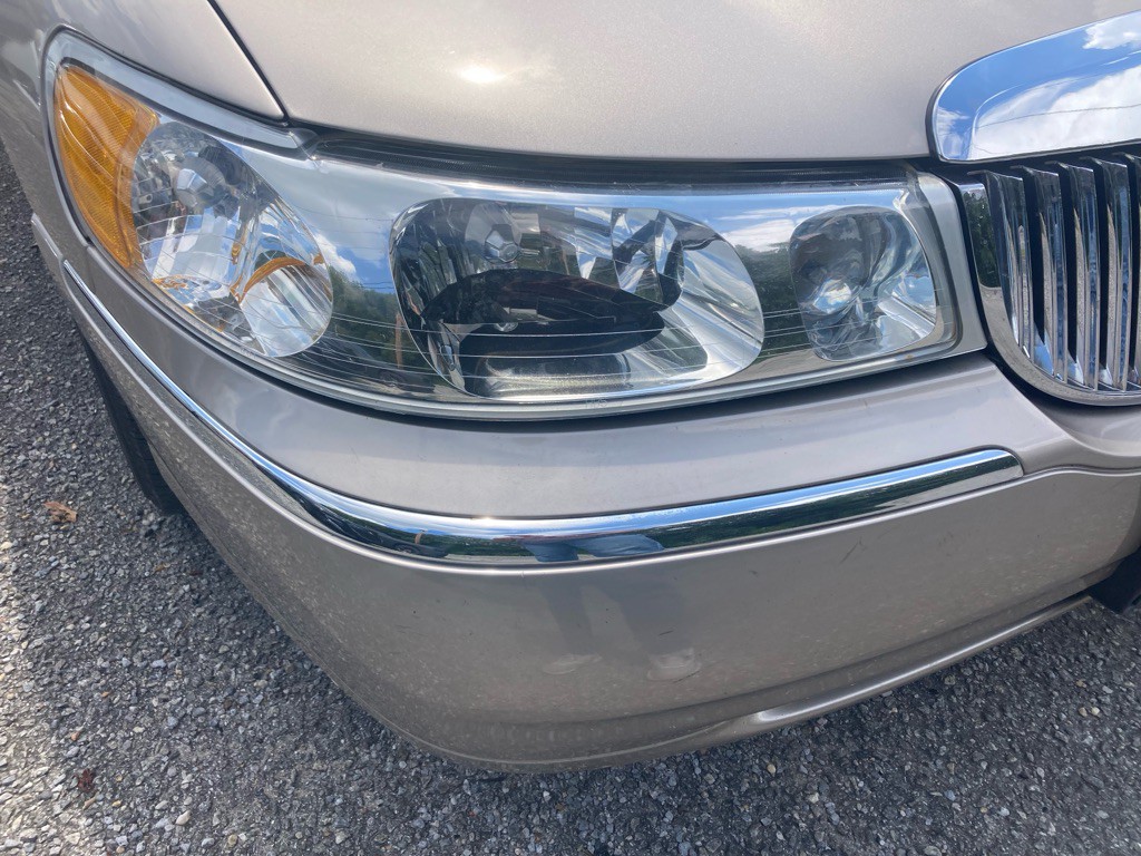 2002 Lincoln Town Car Image 17