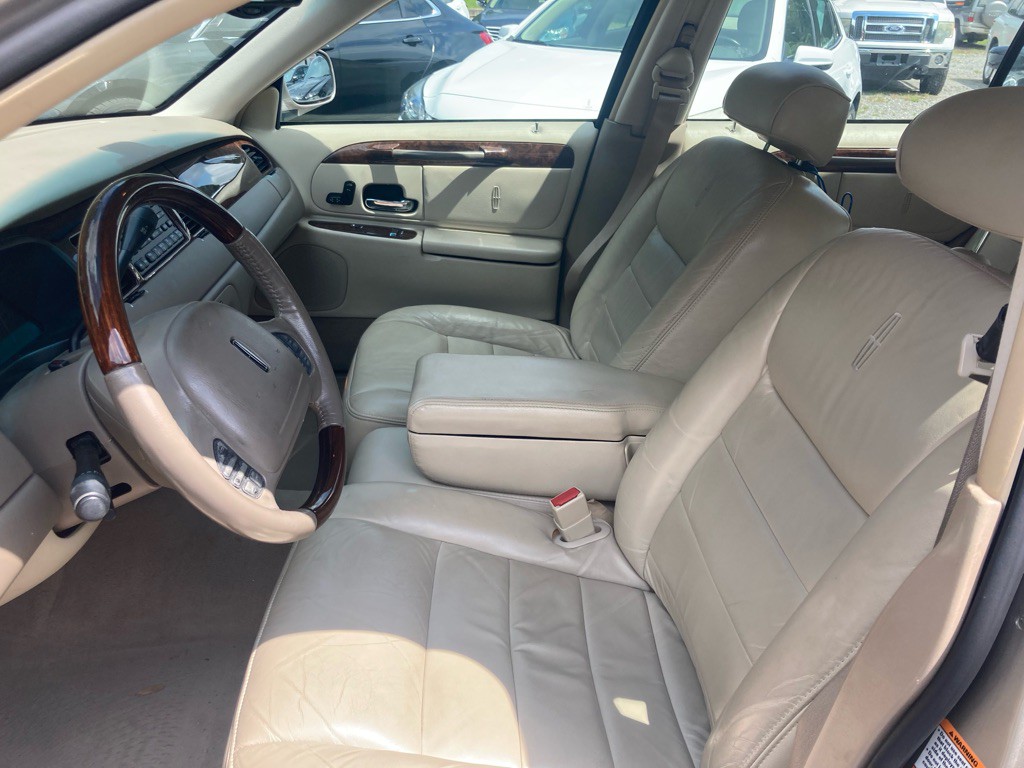 2002 Lincoln Town Car Image 31