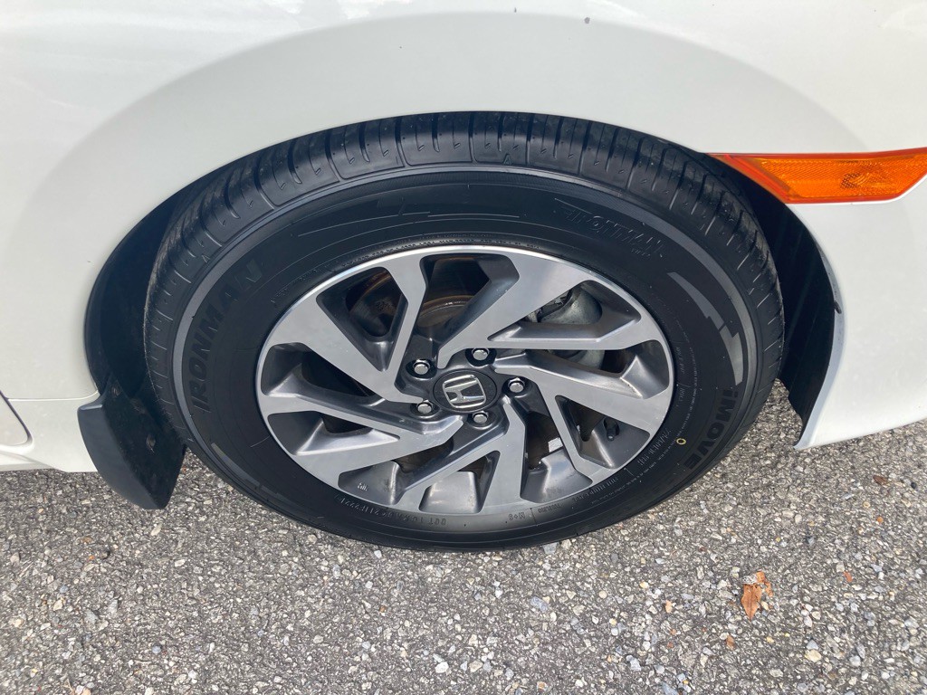2018 Honda Civic Image 11