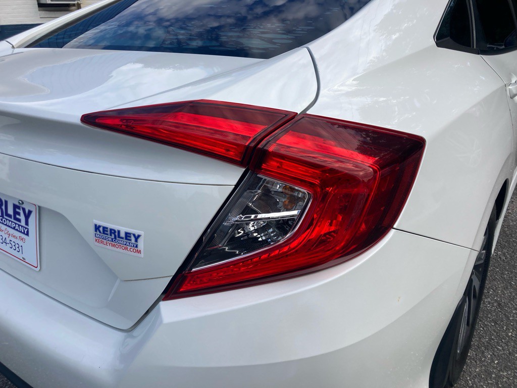 2018 Honda Civic Image 16