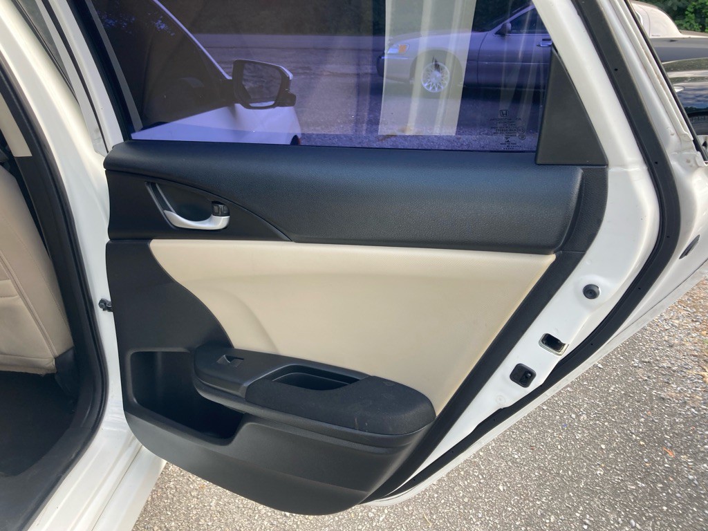 2018 Honda Civic Image 21