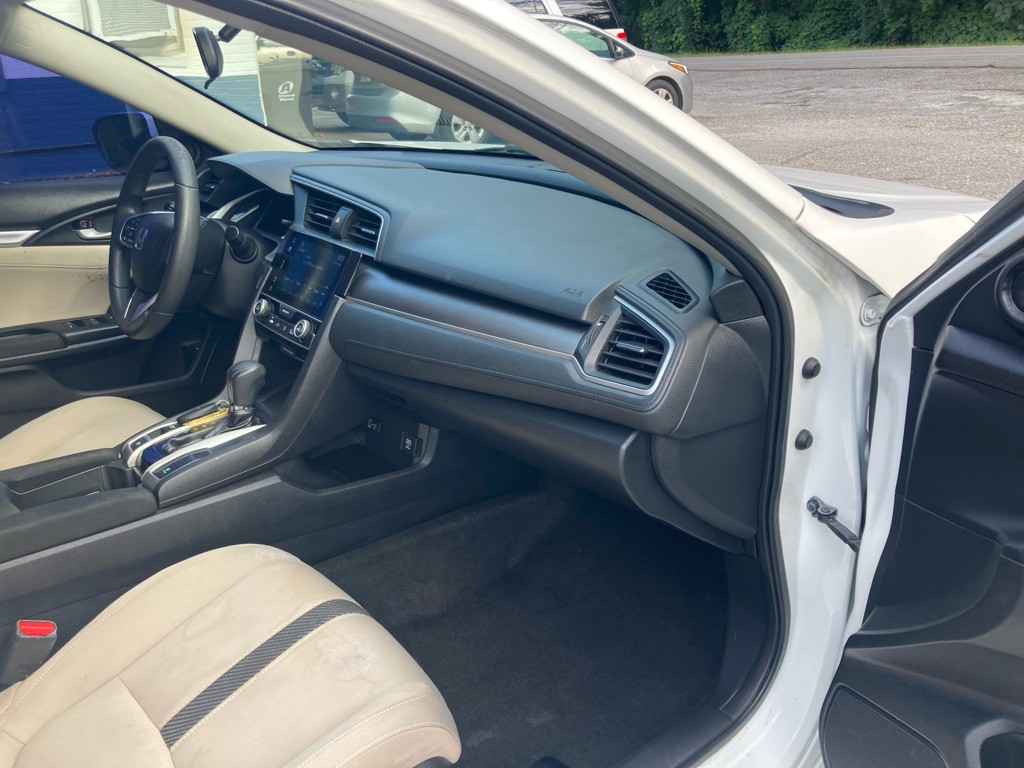 2018 Honda Civic Image 25