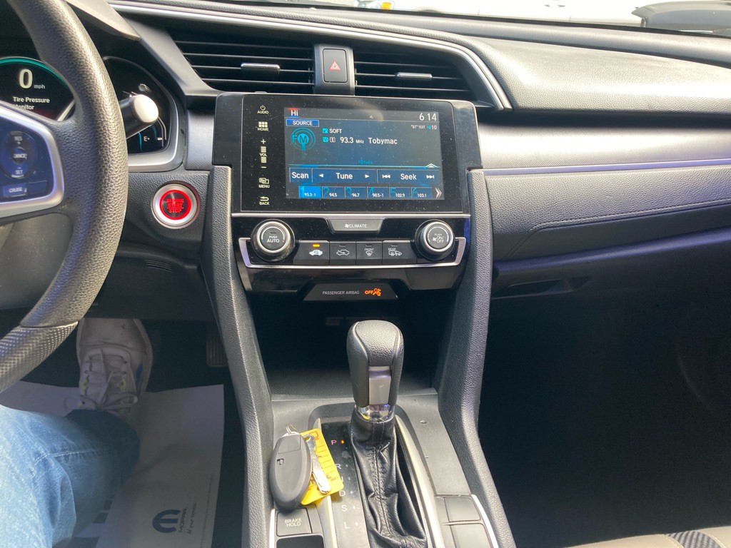 2018 Honda Civic Image 30
