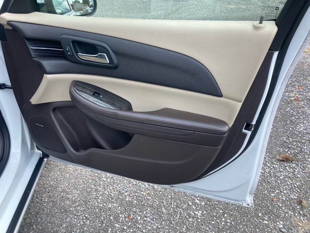 2015 Chevrolet Malibu Image 24