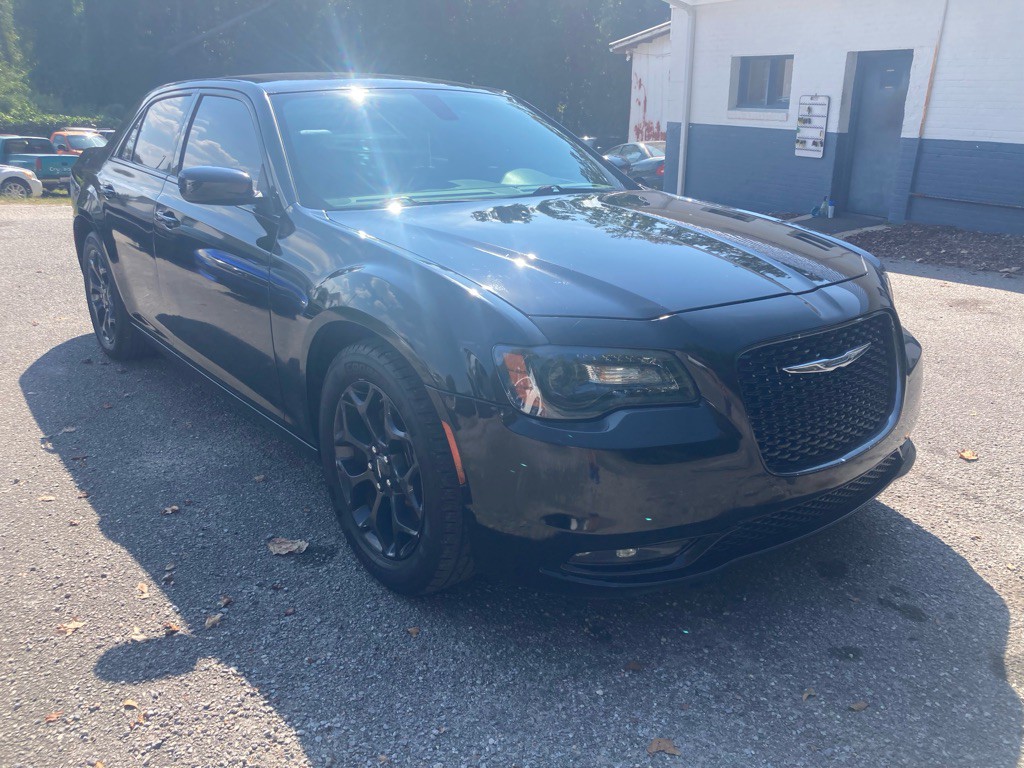 2019 Chrysler 300 Image 3