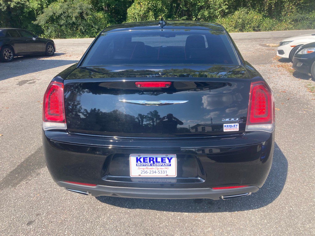 2019 Chrysler 300 Image 5