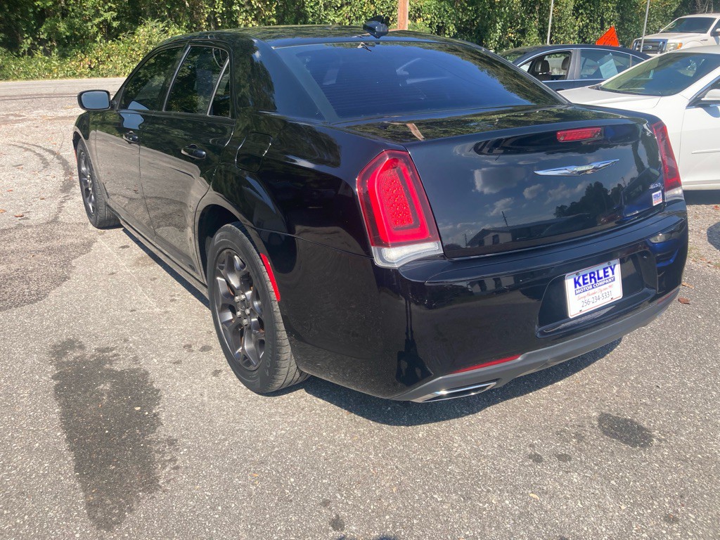 2019 Chrysler 300 Image 6