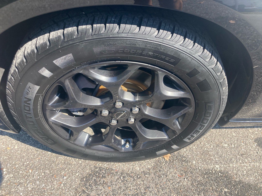 2019 Chrysler 300 Image 8
