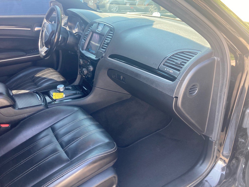 2019 Chrysler 300 Image 26