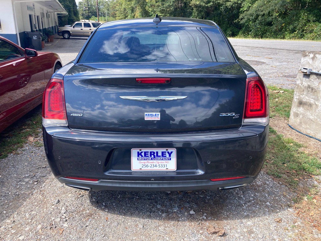 2016 Chrysler 300 Image 6