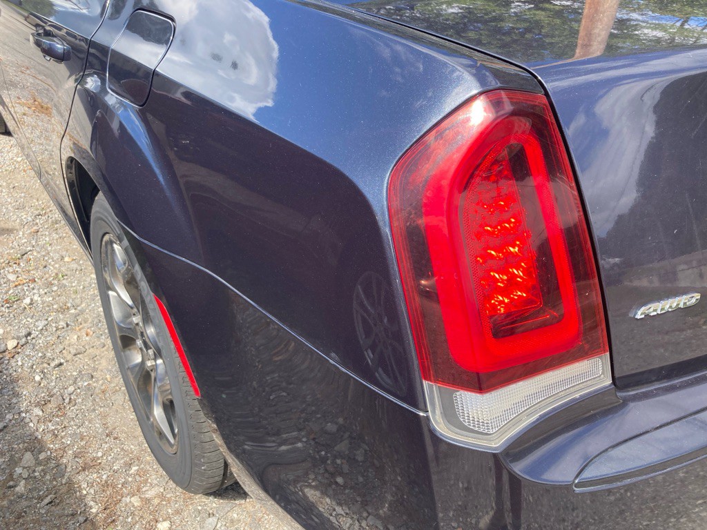 2016 Chrysler 300 Image 17