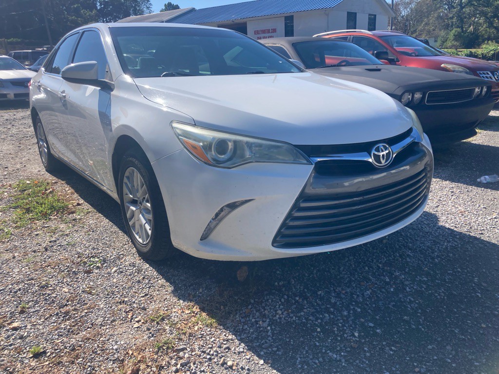 2017 Toyota Camry Image 3