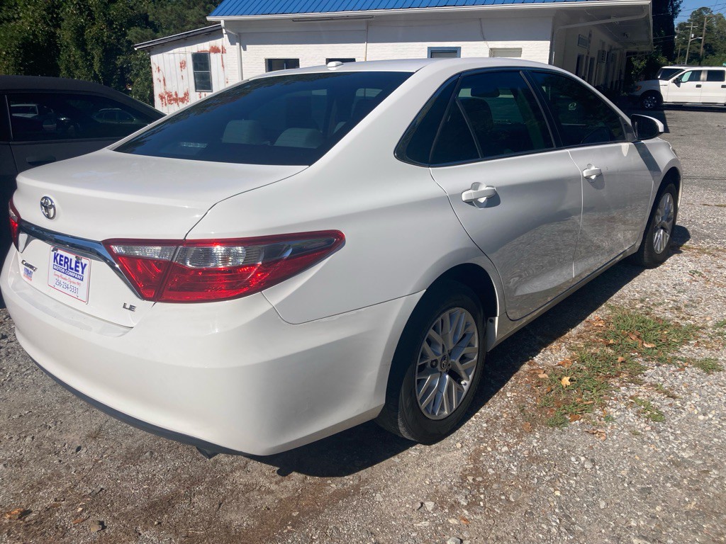 2017 Toyota Camry Image 4