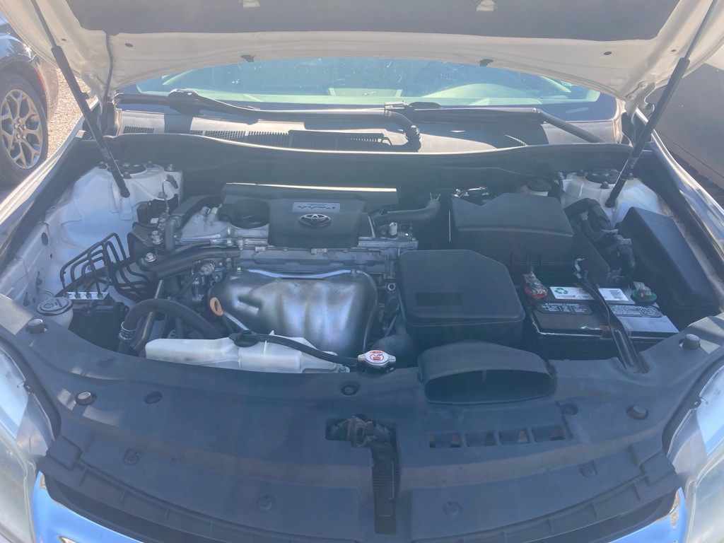 2017 Toyota Camry Image 10