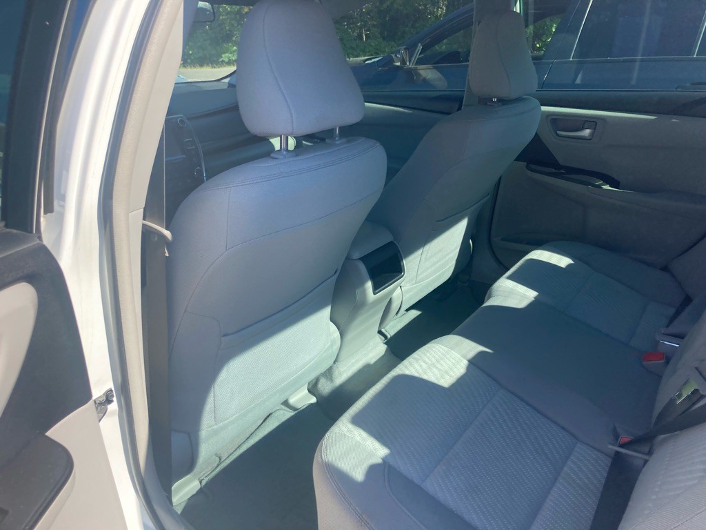2017 Toyota Camry Image 23