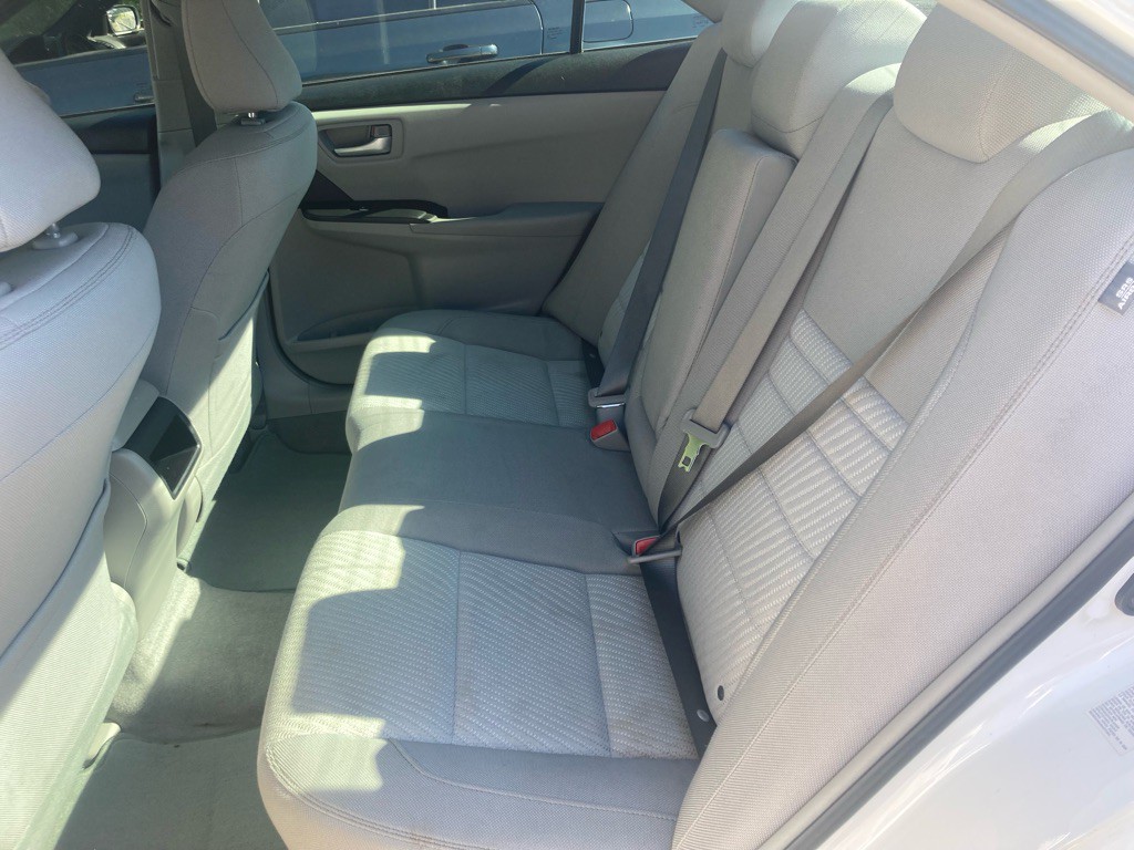 2017 Toyota Camry Image 24