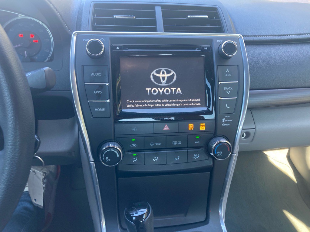 2017 Toyota Camry Image 36