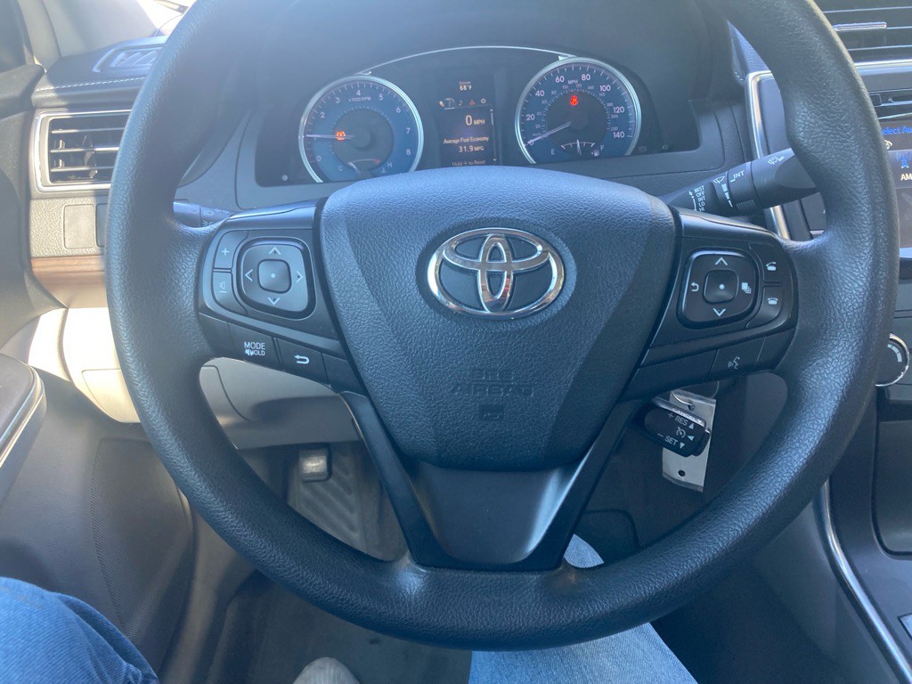 2017 Toyota Camry Image 37