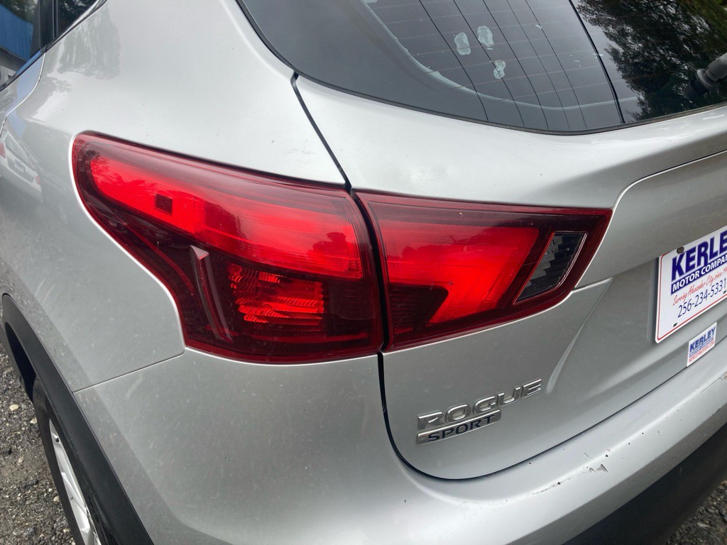 2019 Nissan Rogue Image 17