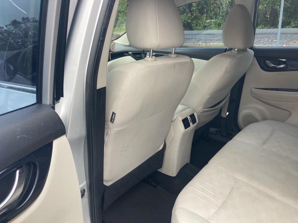 2019 Nissan Rogue Image 21