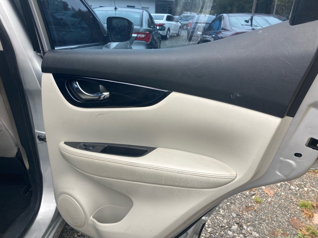 2019 Nissan Rogue Image 23