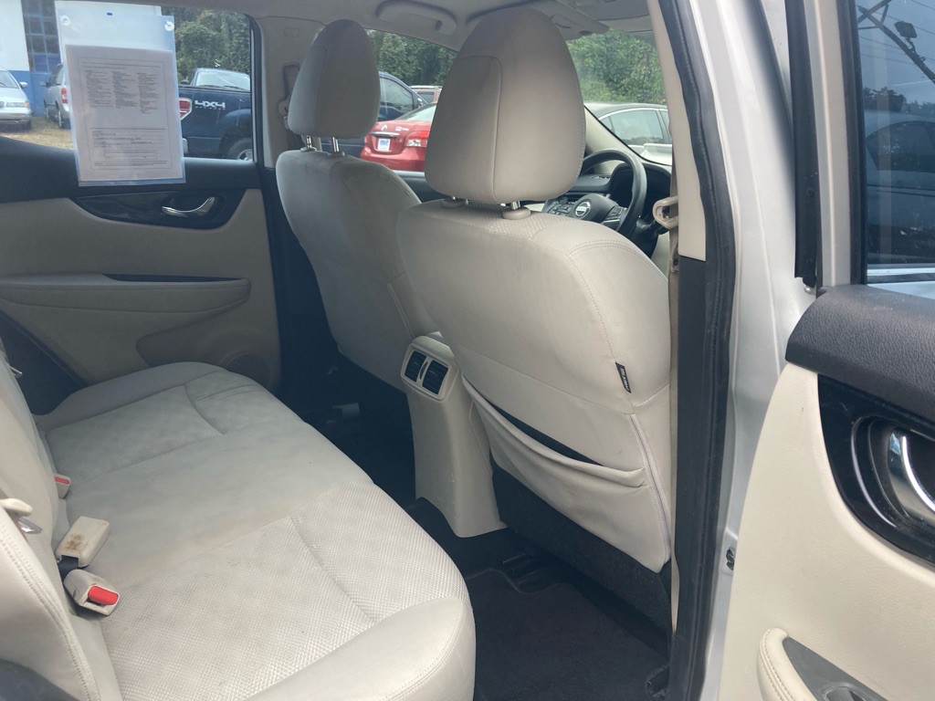 2019 Nissan Rogue Image 24