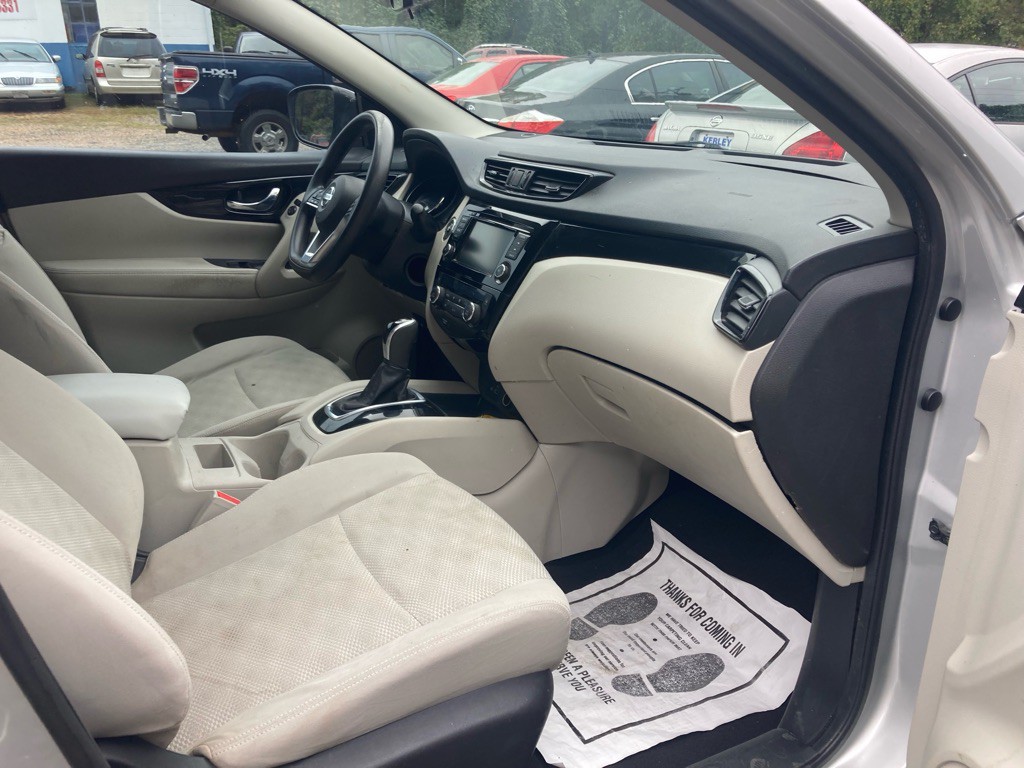 2019 Nissan Rogue Image 27