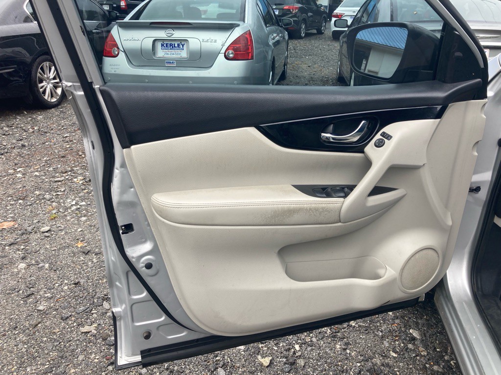 2019 Nissan Rogue Image 29