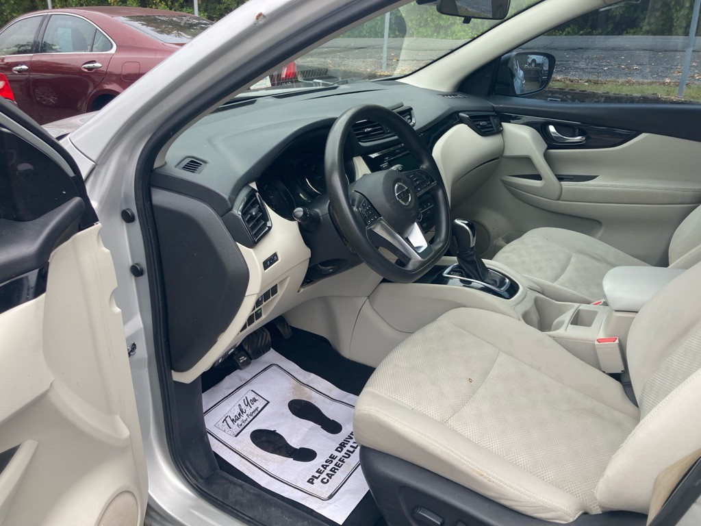 2019 Nissan Rogue Image 30