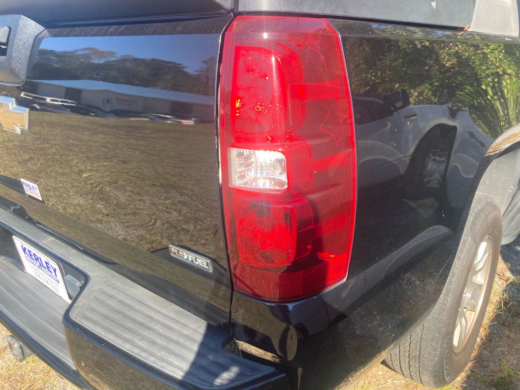 2008 Chevrolet Avalanche Image 11