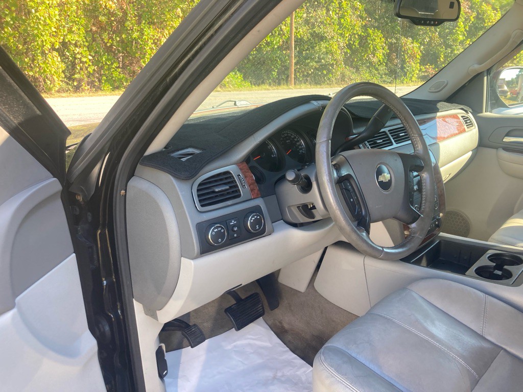 2008 Chevrolet Avalanche Image 23