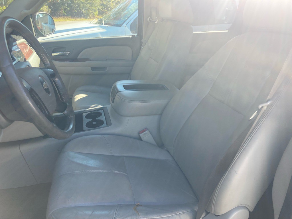 2008 Chevrolet Avalanche Image 24