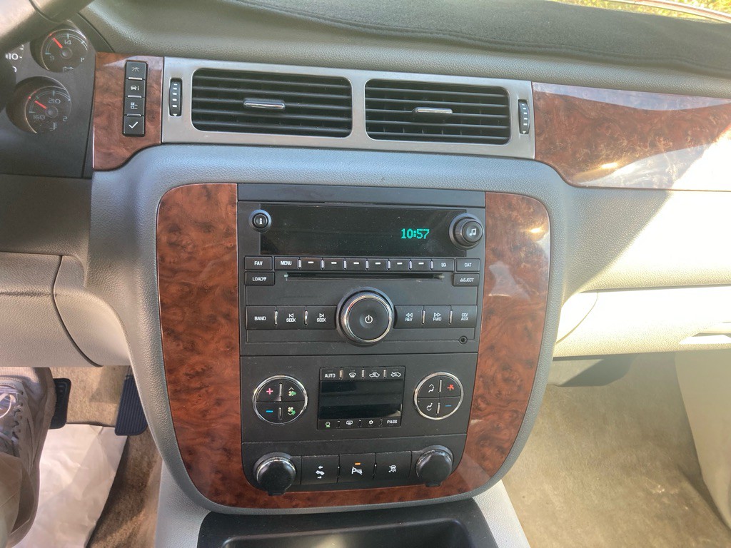 2008 Chevrolet Avalanche Image 26